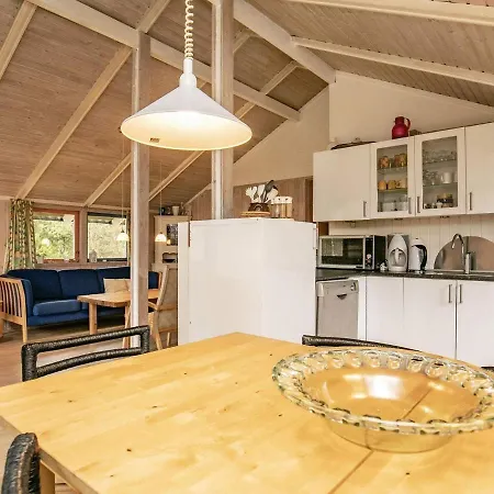 Three-bedroom Holiday In 5 Holiday home Humble