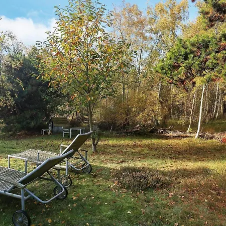 Three-bedroom Holiday In 5 * Humble