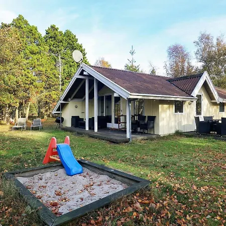 Casa de Férias Three-bedroom Holiday In 5